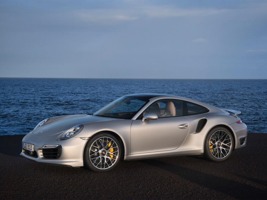  Porsche 911 Turbo S 2013 года  (фото 26 из 30)